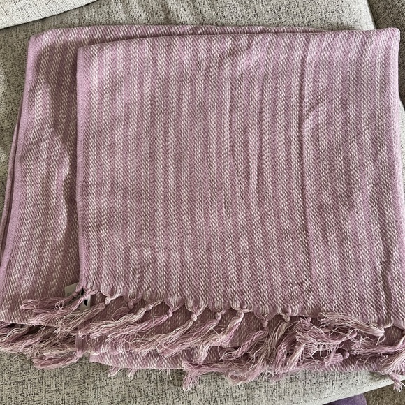 Slowrtide Beach Towel 100% Cotton Purple Lavender White Stripes Measures 37 x 64 - Picture 3 of 6